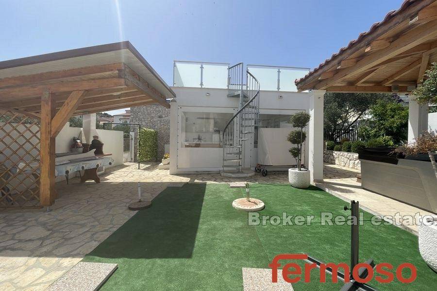 5105-30-003-5105-30-Rogoznica-house-near-the-sea-for-sale1