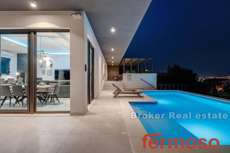 2022-377-017-2022-377-kastela-modern-villa-with-sea-view-for-sale