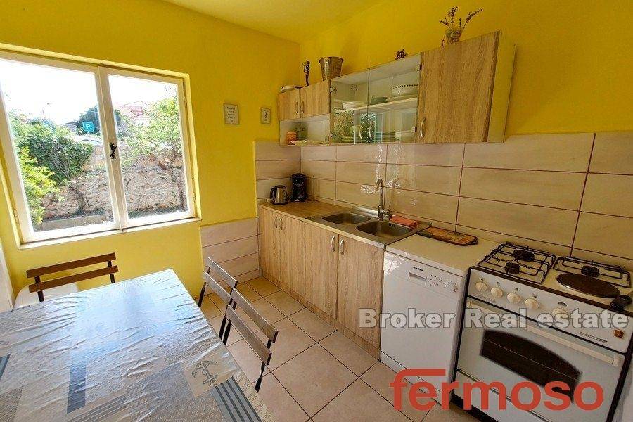 2029-63-004-2029-63-island-hvar-house-near-the-sea-for-sale