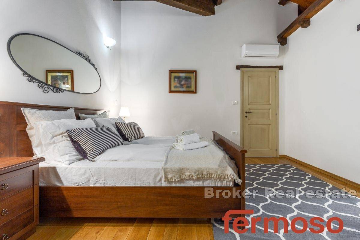 010-1024-07-Pazin-Indigenous-stone-house-with-swimming-pool-for-sale
