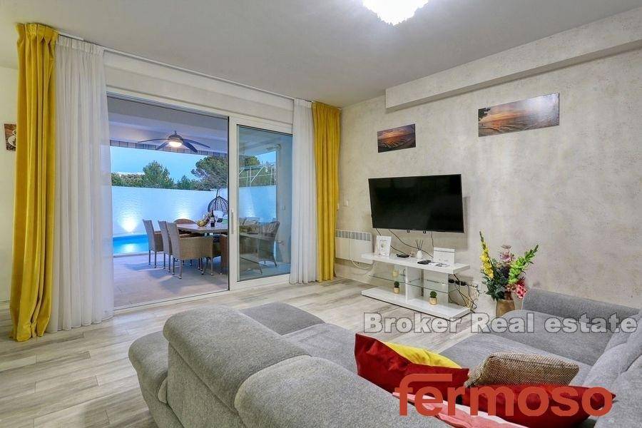 2022-331-006-2022-331-near-zadar-modern-villa-with-pool-for-sale