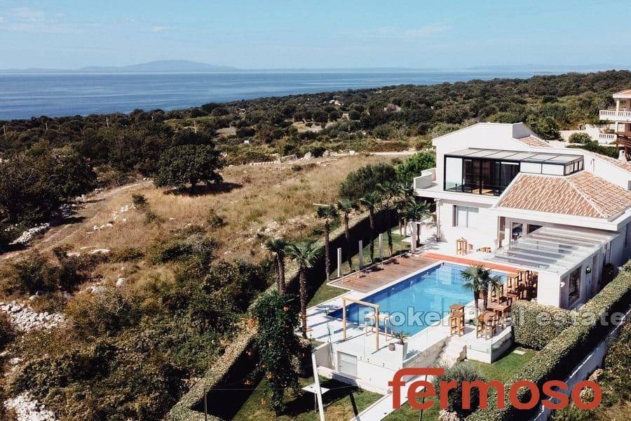 2040-22-002-2040-22-Pag-luxury-villa-with-pool-and-sea-view-for-sale