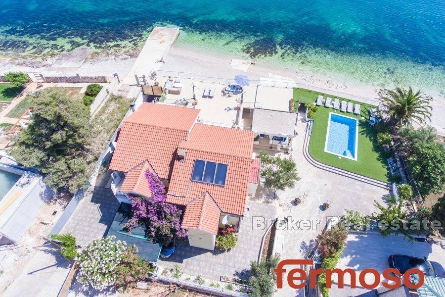 2018-163-013-2018-163-Ciovo-villa-in-the-first-row-to-the-sea-for-sale