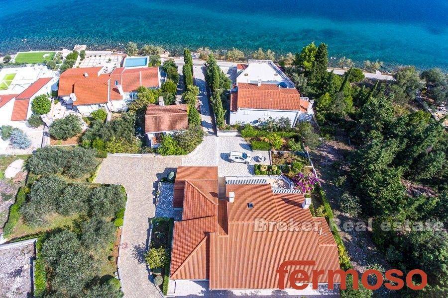 2041-58-016-2041-58-island-ugljan-villa-second-row-from-the-sea-for-sale