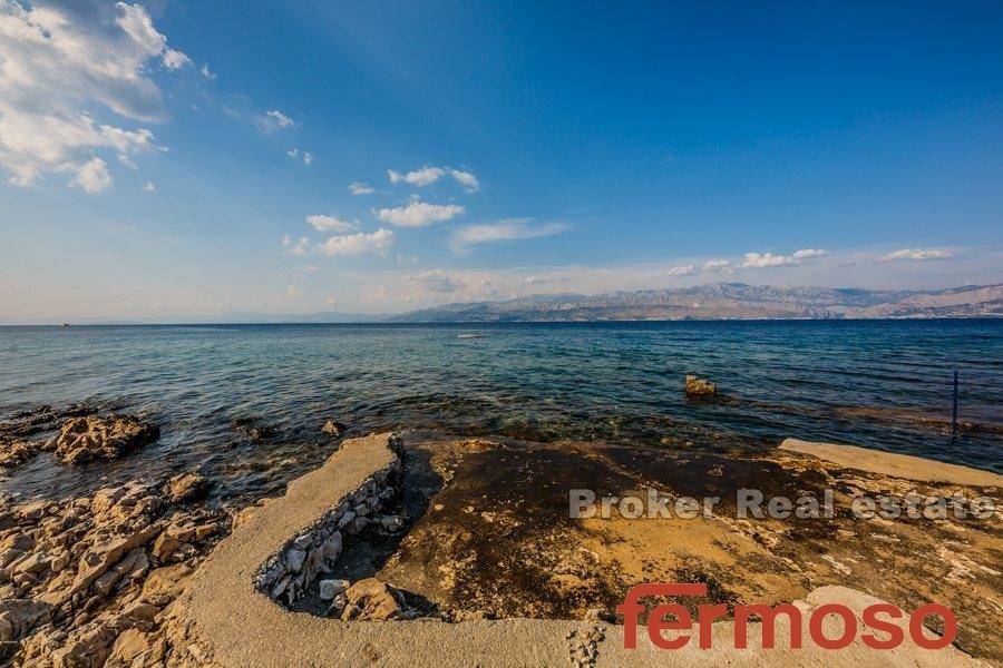 2011-50-015-2011-50-Brac-villa-seafront-for-sale