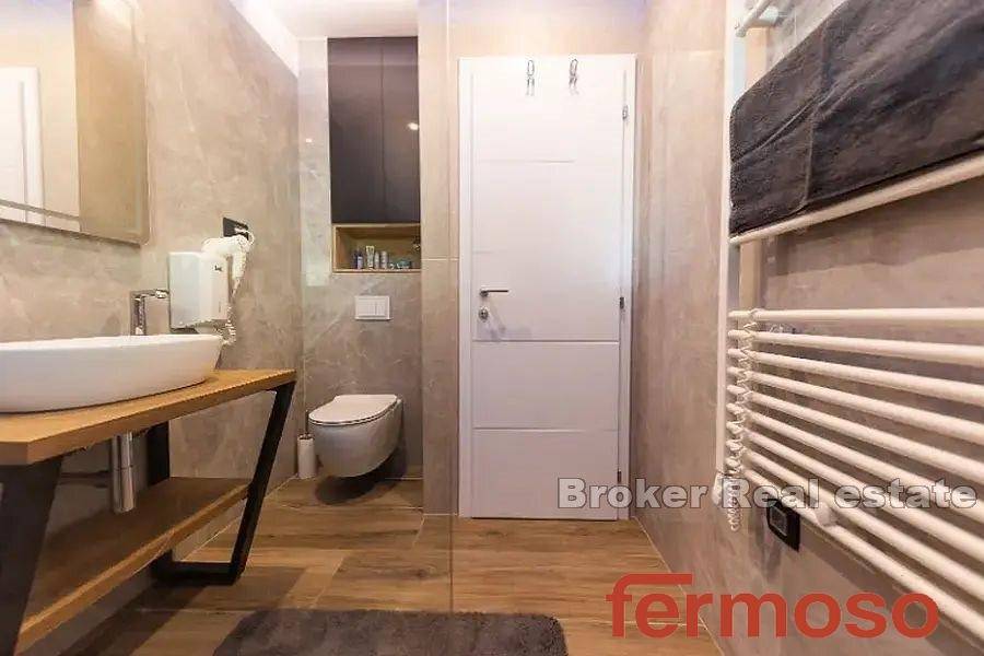 2031-99-009-2031-99-Ciovo-apartment-with-pool-for-sale