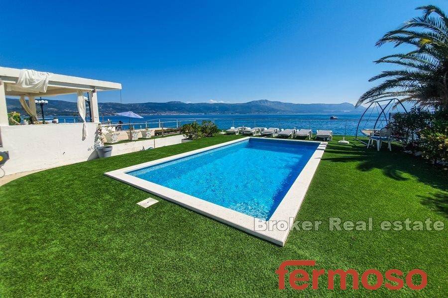 2018-163-004-2018-163-Ciovo-villa-in-the-first-row-to-the-sea-for-sale