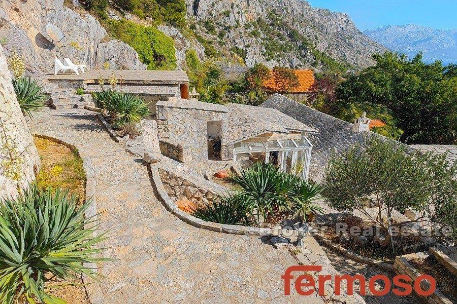 2021-319-002-2021-319-near-omis-stone-houses-with-sea-view-for-sale