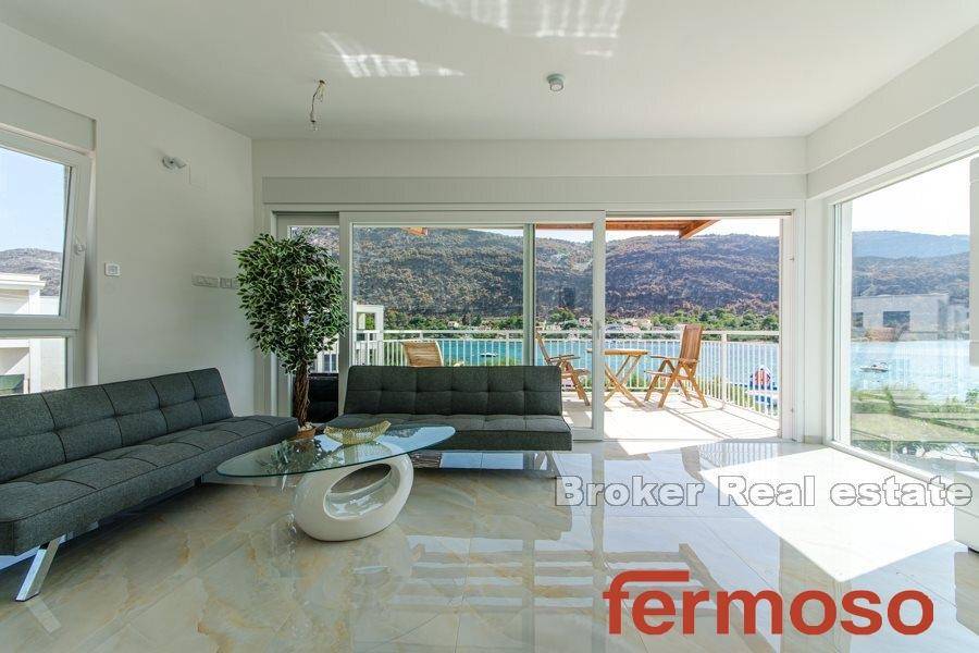 2013-161-03-2013-161-Primosten-apartment-first-row-for-sale