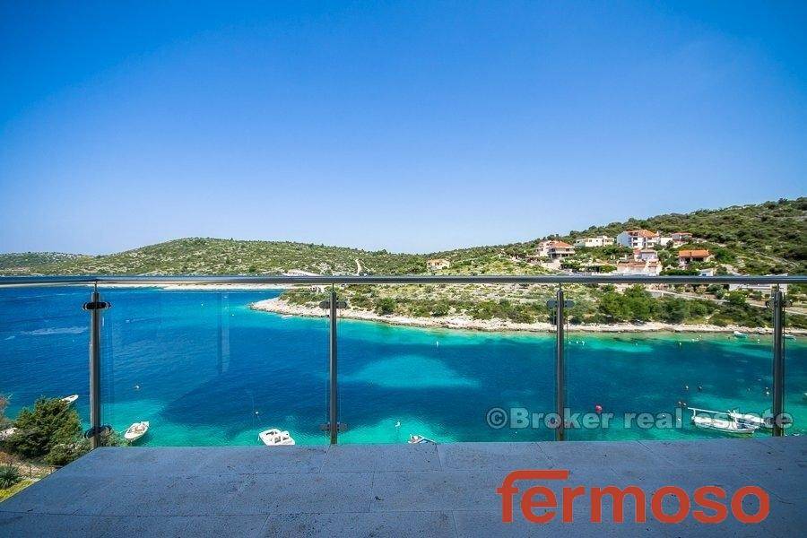 2013-146-11-4871-30b-Rogoznica-villa-seafront-for-sale