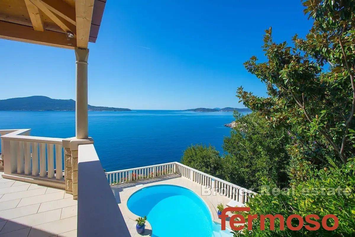 019-2026-111-Dubrovnik-Villa-in-the-first-row-to-the-sea-for-sale