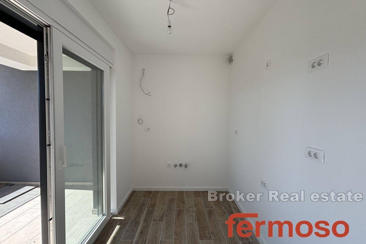 005-2035-157-Trogir-Modern-two-bedroom-apartment-for-sale