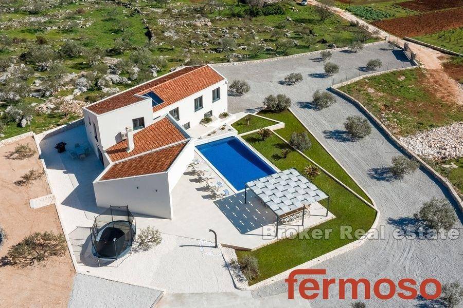 2022-363-002-2022-363-near-trogir-luxury-villa-with-pool-for-sale