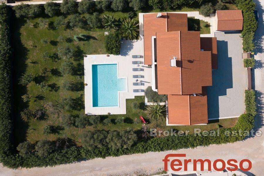 5275-30-017-5275-30-Pula-Modern-villa-with-pool-for-sale