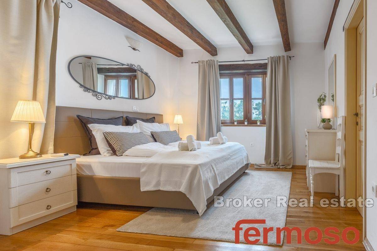 009-1024-07-Pazin-Indigenous-stone-house-with-swimming-pool-for-sale