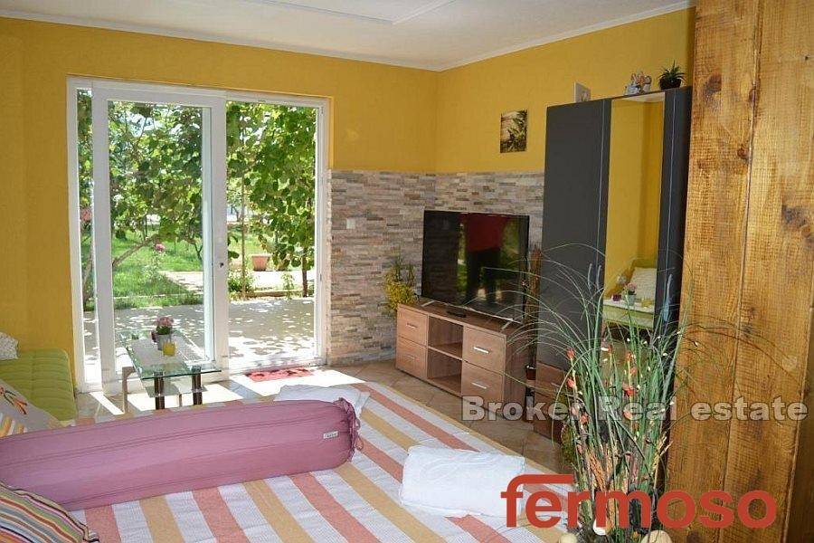 007-2043-101-Zadar-Spacious-property-with-several-residential-units-for-sale