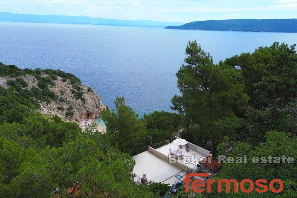 002-1024-04-Opatija-Semi-detached-house-first-row-to-the-sea