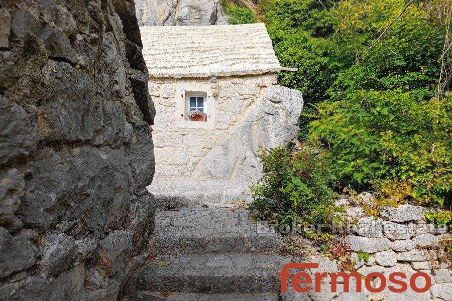 2021-319-009-2021-319-near-omis-stone-houses-with-sea-view-for-sale