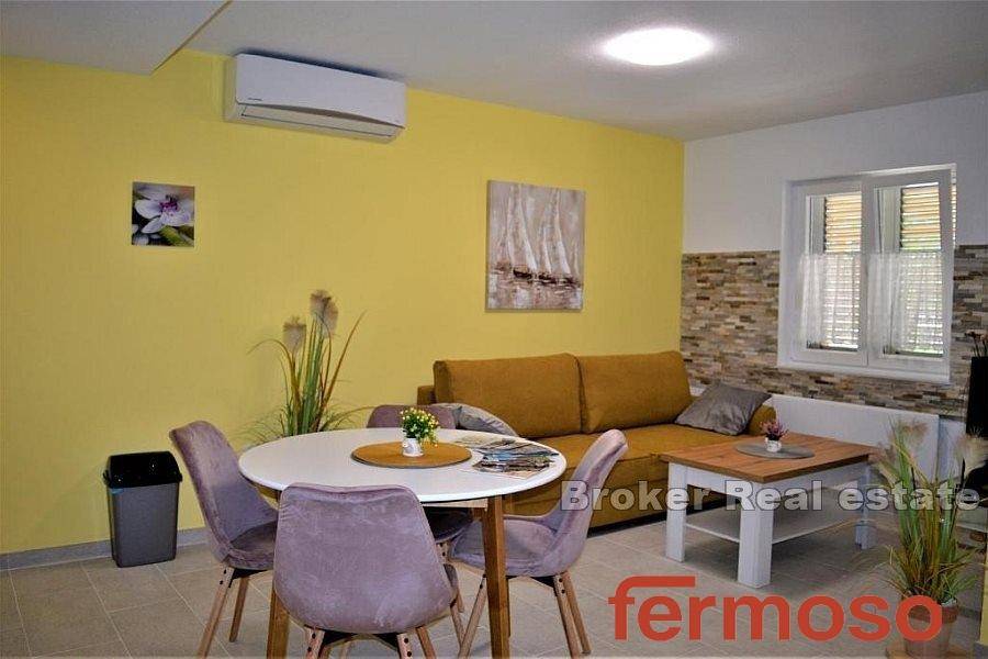 005-2043-101-Zadar-Spacious-property-with-several-residential-units-for-sale