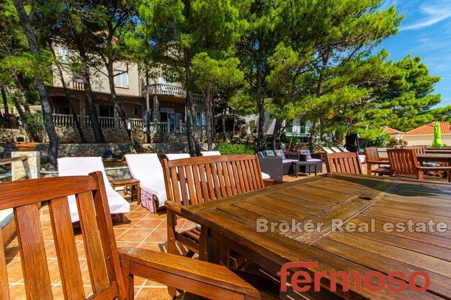 2011-21-03-2011-21-Hvar-house-swimming-pool-seafront-for-sale