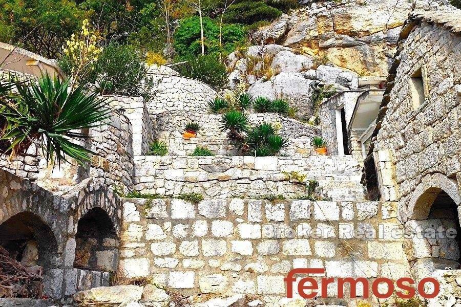 2021-319-016-2021-319-near-omis-stone-houses-with-sea-view-for-sale