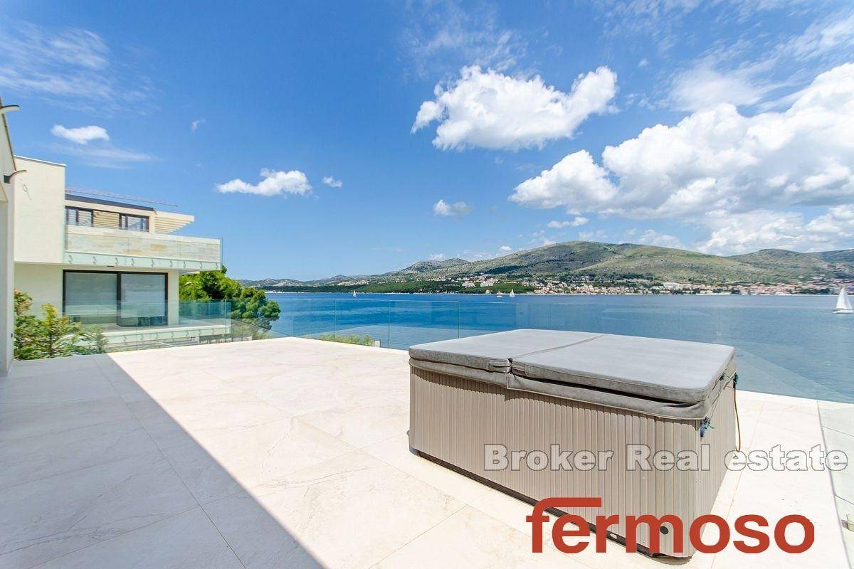 017-5030-30-island-ciovo-newly-built-villa-with-pool-for-sale