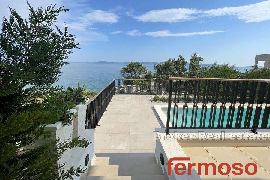 2035-25-004-2035-25-island-ciovo-villa-in-great-location-for-sale