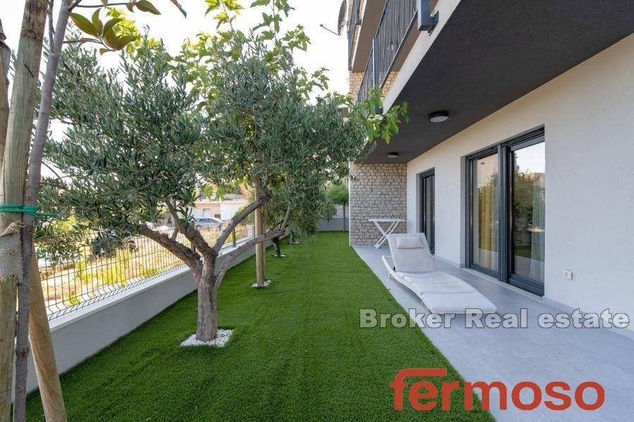 2018-236-011-2018-236-rogoznica-three-bedroom-apartment-with-pool-for-sale