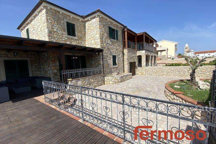 5100-30-002-5100-30-Zadar-house-first-row-to-the-sea-for-sale1