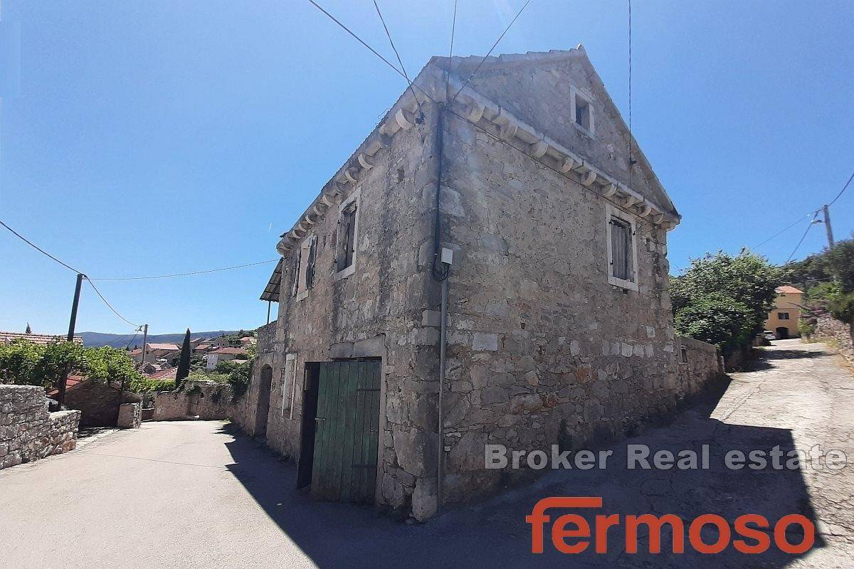 005-2018-258-Island-of-Hvar-Stone-house-near-the-sea-for-sale