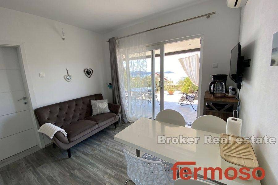 2043-36-008-2043-36-near-rogoznica-house-with-pool-for-sale