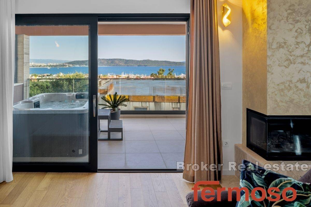 004-2022-418-Kastela-Luxury-penthouse-with-a-panoramic-view-of-the-sea-for-sale