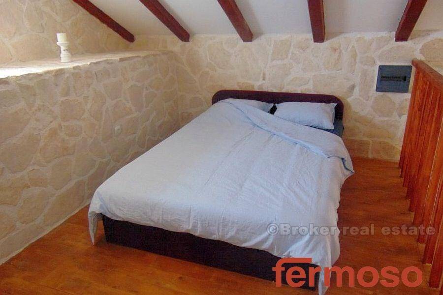 2021-112-08-2021-112-Drvenik-House-For-Sale