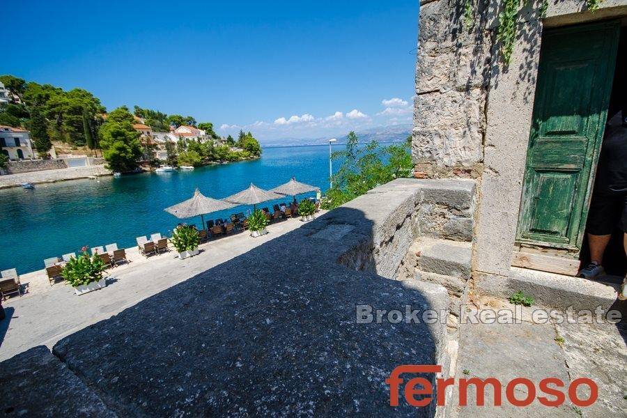 2011-101-04-2011-101-Brac-stone-house-seafront-for-sale