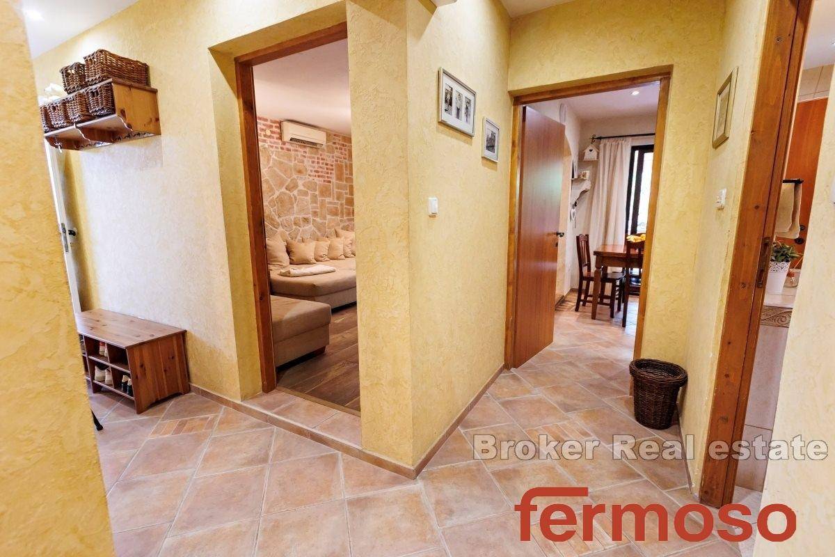 012-2045-24-Split-Mejasi-Three-bedroom-apartment-with-spacious-courtyard-for-sale