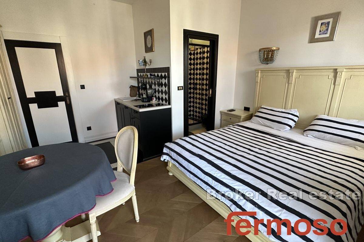 006-2045-02-Split-Bacvice-Exclusive-four-bedroom-apartment-for-sale