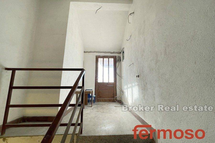 2036-09-010-2036-09-near-trogir-house-for-renovation-for-sale1