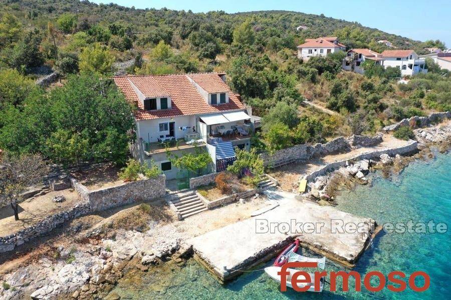 2024-105-004-2024-105-island-drvenik-seafront-house-for-sale