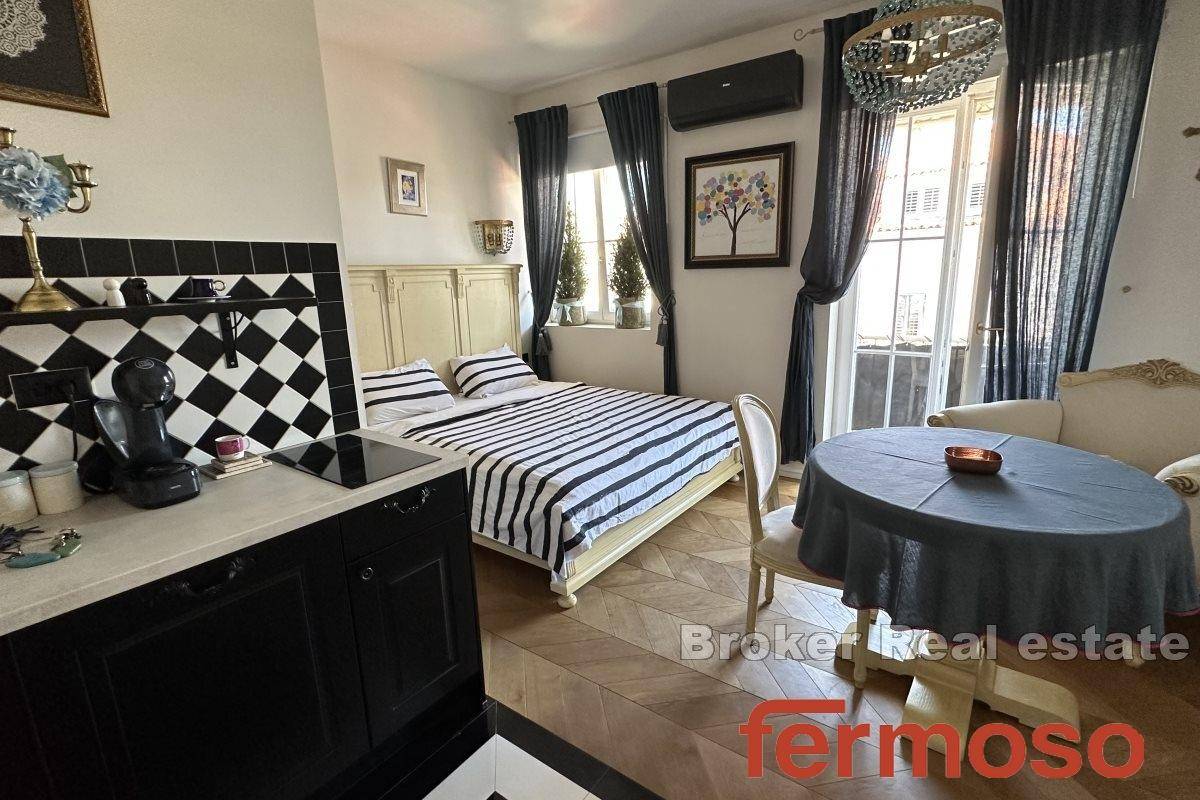 005-2045-02-Split-Bacvice-Exclusive-four-bedroom-apartment-for-sale