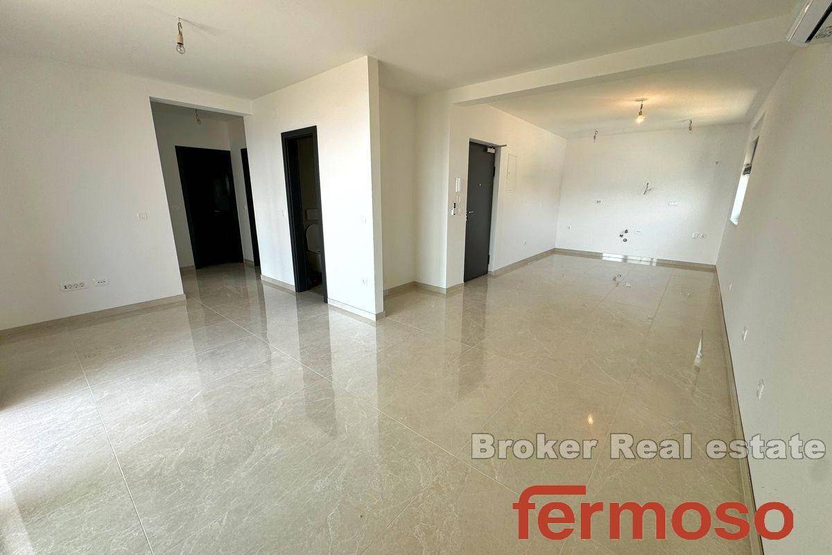 008-2022-415-rogoznica-two-bedroom-apartment-for-sale