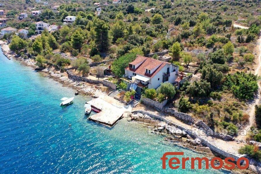 2024-105-002-2024-105-island-drvenik-seafront-house-for-sale