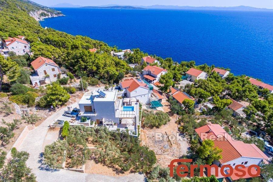 2025-27-03-2025-27-Hvar-villa-swimming-pool-for-sale