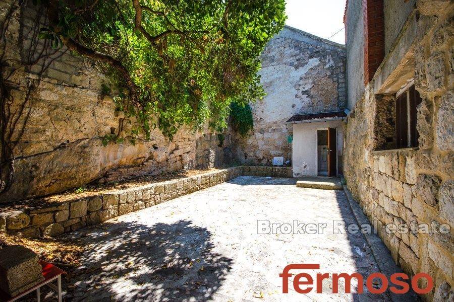 2011-101-15-2011-101-Brac-stone-house-seafront-for-sale