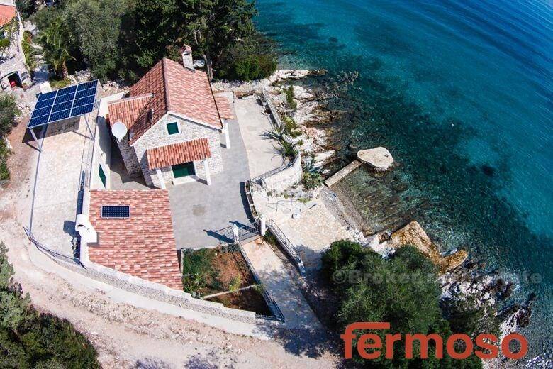 4575-30-04-4575-30-Hvar-stone-house-for-sale-by-the-sea