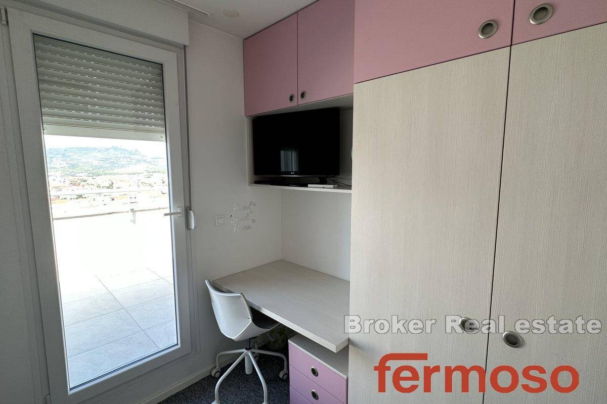 011-2045-27-Split-Dragovode-Spacious-penthouse-with-a-sea-view-for-sale