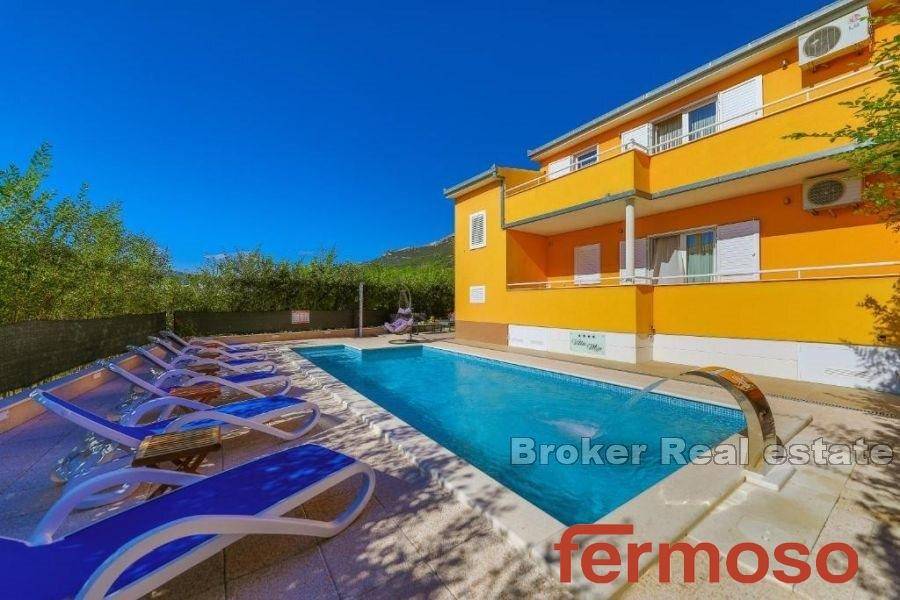 2036-84-008-2036-84-Kastela-villa-with-pool-for-sale