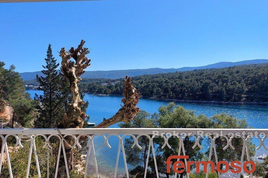 2029-31-002-2029-31-island-hvar-seafront-apartment-house-for-sale