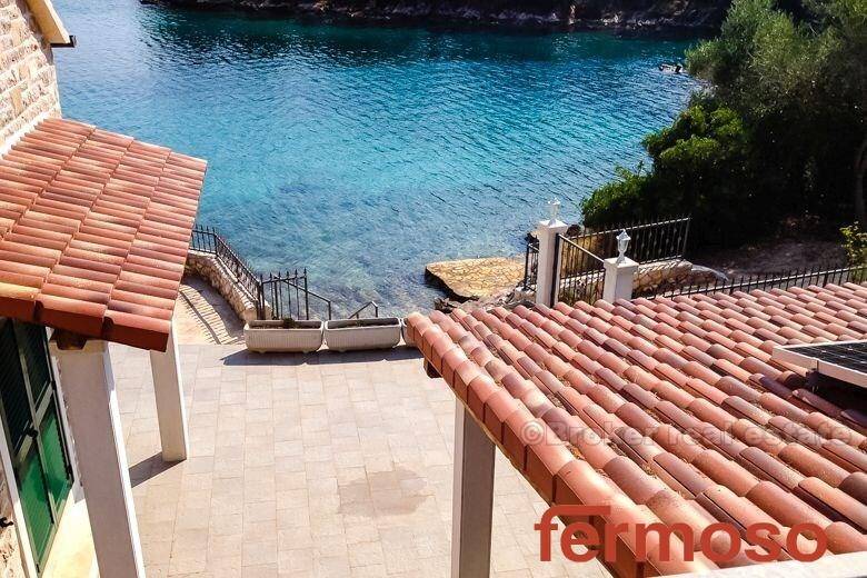 4575-30-11-4575-30-Hvar-stone-house-for-sale-by-the-sea