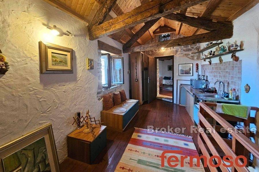 1014-22-009-1014-22-Porec-stone-house-for-sale