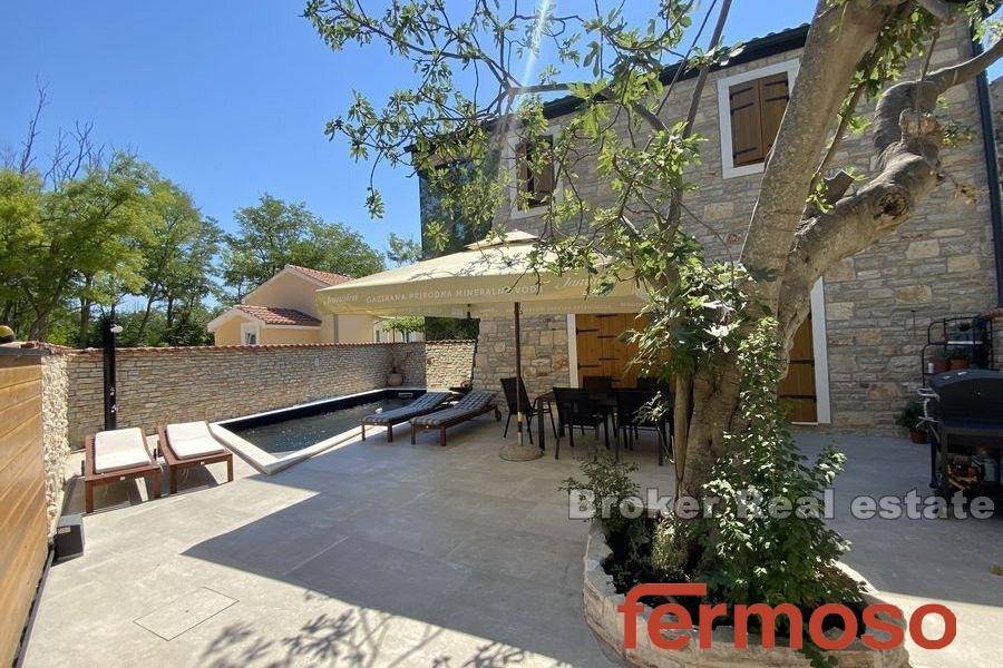 2043-32-003-2043-32-near-zadar-stone-house-with-pool-for-sale